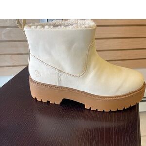Timberland Cream and Tan Winter Boots